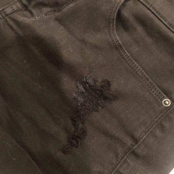 Boyfriend Fitted Shorts - Picture 4 of 5